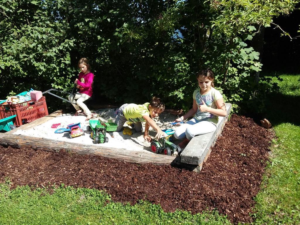 ヌスドルフ・アム・アターゼー Bauernhof Familie Knoblechnerヴィラ エクステリア 写真