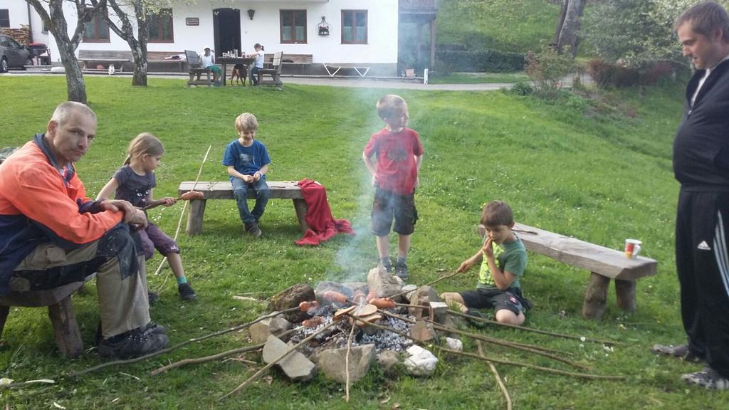 ヌスドルフ・アム・アターゼー Bauernhof Familie Knoblechnerヴィラ エクステリア 写真
